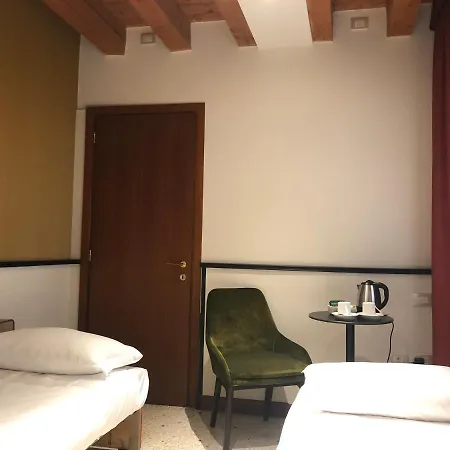 Palazzina Fortuny 3* Venice