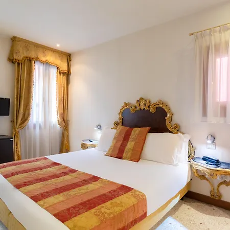 Bed & Breakfast Palazzina Fortuny 3*