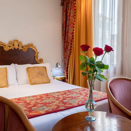 Palazzina Fortuny Bed & Breakfast 3*
