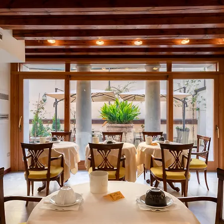 Palazzina Fortuny Bed & Breakfast 3*
