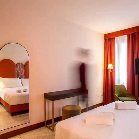 Palazzina Fortuny Bed & Breakfast 3*