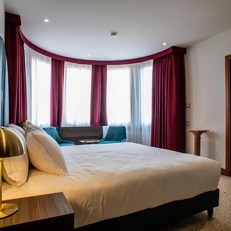 Palazzina Fortuny 4*