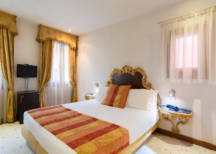 فندق مبيت وإفطار Palazzina Fortuny 4*