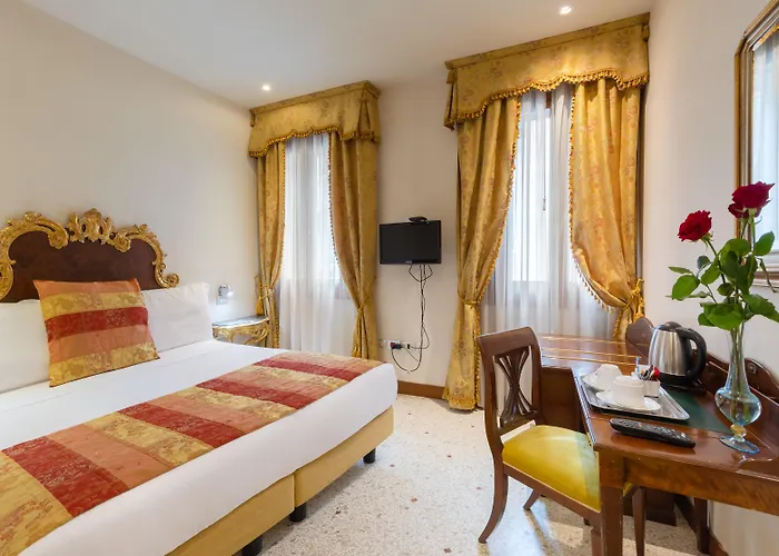 Palazzina Fortuny فندق مبيت وإفطار