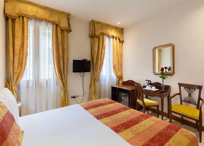 Palazzina Fortuny فندق مبيت وإفطار