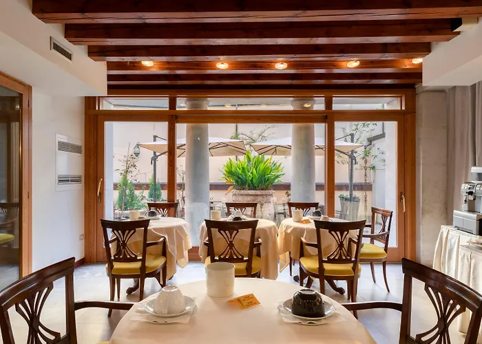 Palazzina Fortuny فندق مبيت وإفطار 4*