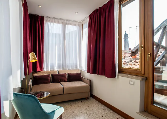 Palazzina Fortuny فندق مبيت وإفطار 4*