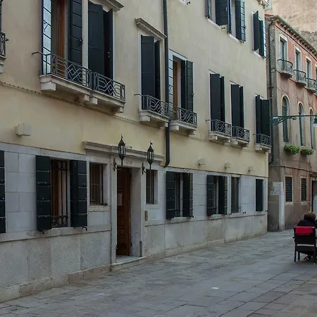 Palazzina Fortuny 4* ונציה